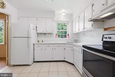 8350 Glastonbury Court, Annandale, VA 22003 - Photo 10