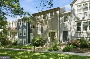 2391 Hunters Square Ct, Reston, VA 20191 - Photo 2