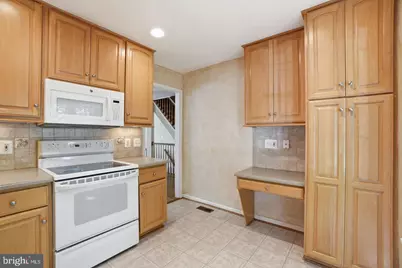2391 Hunters Square Court, Reston, VA 20191 - Photo 8