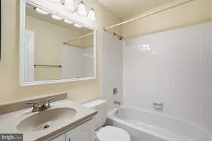 2391 Hunters Square Ct, Reston, VA 20191 - Photo 20