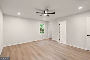 6390 Phillip Ct, Springfield, VA 22152 - Photo 38
