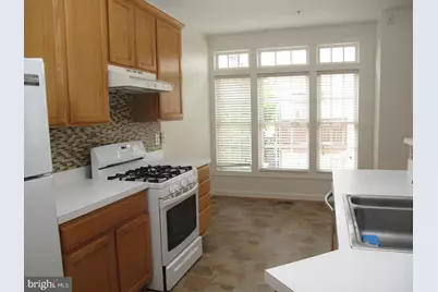 8176 Skelton Circle, Falls Church, VA 22042 - Photo 4
