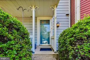 11924 Redtree Way, Reston, VA 20194 - Photo 4