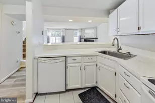 11924 Redtree Way, Reston, VA 20194 - Photo 12