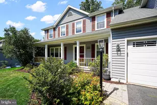 13212 Coralberry Dr, Fairfax, VA 22033 - Photo 2