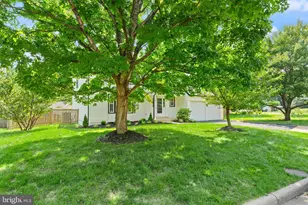 13458 Stream Valley Dr, Chantilly, VA 20151 - Photo 4