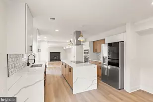 13458 Stream Valley Dr, Chantilly, VA 20151 - Photo 18