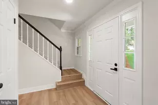 13458 Stream Valley Dr, Chantilly, VA 20151 - Photo 8