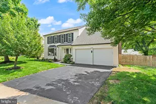 13458 Stream Valley Dr, Chantilly, VA 20151 - Photo 1