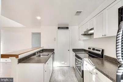 4418 Pembrook Village Drive #121, Alexandria, VA 22309 - Photo 8