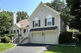 7801 Cherry Orchard Ct, Springfield, VA 22153 - Photo 2