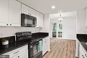 12888 Grays Pointe Rd, Fairfax, VA 22033 - Photo 14