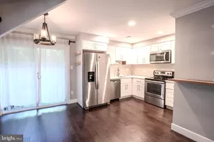 12138 Captiva Ct, Reston, VA 20191 - Photo 4
