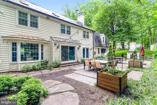 7845 Old Dominion Dr, McLean, VA 22102 - Photo 12