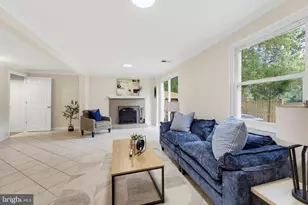 3113 Pebble Hill Ln, Fairfax, VA 22031 - Photo 4