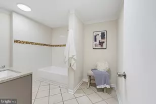 3113 Pebble Hill Ln, Fairfax, VA 22031 - Photo 14