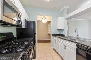 12958 Centre Park Cir, Herndon, VA 20171 - Photo 4