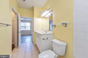 12958 Centre Park Cir, Herndon, VA 20171 - Photo 16