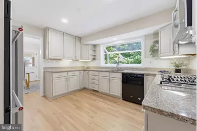 7048 Cindy Ln, Annandale, VA 22003 - Photo 8