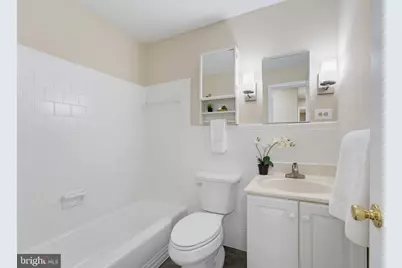 7048 Cindy Ln, Annandale, VA 22003 - Photo 10