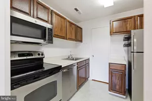 3101 S Manchester St, Falls Church, VA 22044 - Photo 12