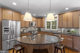 7049 Kings Manor Dr, Alexandria, VA 22315 - Photo 20