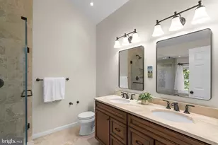 7049 Kings Manor Dr, Alexandria, VA 22315 - Photo 32
