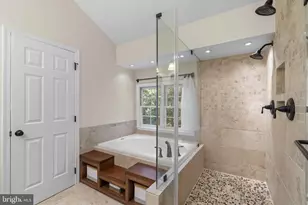 7049 Kings Manor Dr, Alexandria, VA 22315 - Photo 34