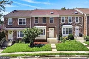 3952 Rosebay Ct, Fairfax, VA 22033 - Photo 2