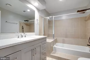 7707 Lafayette Forest Dr, Annandale, VA 22003 - Photo 12