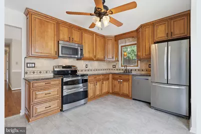 7690 Green Garland Drive, Springfield, VA 22153 - Photo 6