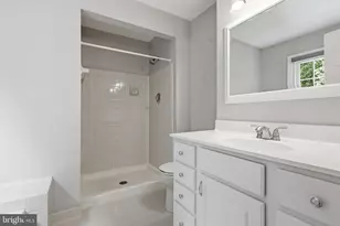 7690 Green Garland Dr, Springfield, VA 22153 - Photo 16