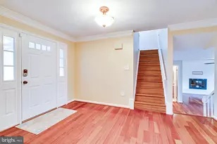 3022 Dower House Dr, Herndon, VA 20171 - Photo 4