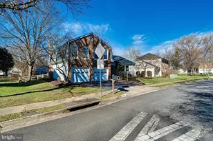 3022 Dower House Dr, Herndon, VA 20171 - Photo 2