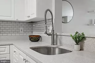 4303 Chariot Ct, Fairfax, VA 22030 - Photo 16