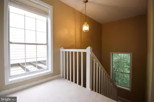 10118 Oakton Terrace Rd, Oakton, VA 22124 - Photo 4
