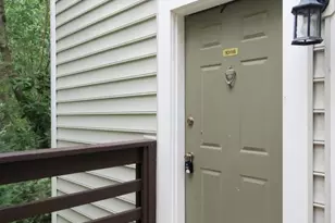10118 Oakton Terrace Rd, Oakton, VA 22124 - Photo 2
