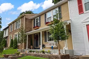 7315 Golden Horseshoe Ct, Springfield, VA 22153 - Photo 2