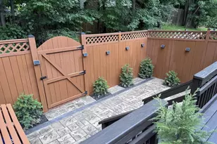 7315 Golden Horseshoe Ct, Springfield, VA 22153 - Photo 4