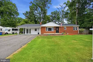 7907 Martha Washington St, Alexandria, VA 22309 - Photo 2