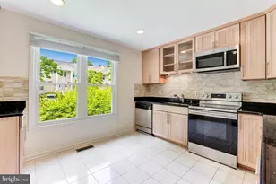 8509 Jeffersonian Ct, Vienna, VA 22182 - Photo 8