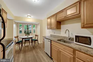 228 Commons Dr NW, Vienna, VA 22180 - Photo 12