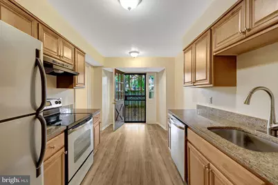 228 Commons Drive NW, Vienna, VA 22180 - Photo 10