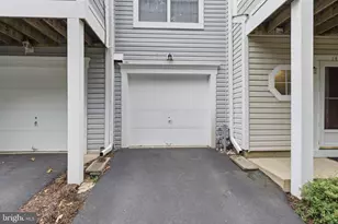 14451 Glencrest Cir, Centreville, VA 20120 - Photo 4