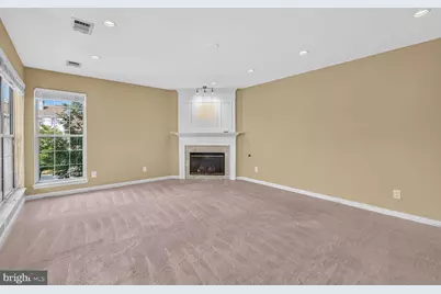 8211 Crossbrook Court #202, Lorton, VA 22079 - Photo 4