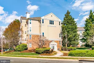 2204 Westcourt Ln, Herndon, VA 20170 - Photo 2