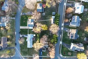 903 Crestview Dr, Herndon, VA 20170 - Photo 22