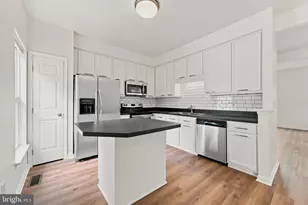 14247 Glade Spring Dr, Centreville, VA 20121 - Photo 4