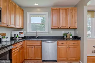 7500 Long Pine Dr, Springfield, VA 22151 - Photo 14