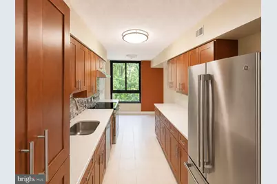 1808 Old Meadow Road #1005, McLean, VA 22102 - Photo 4